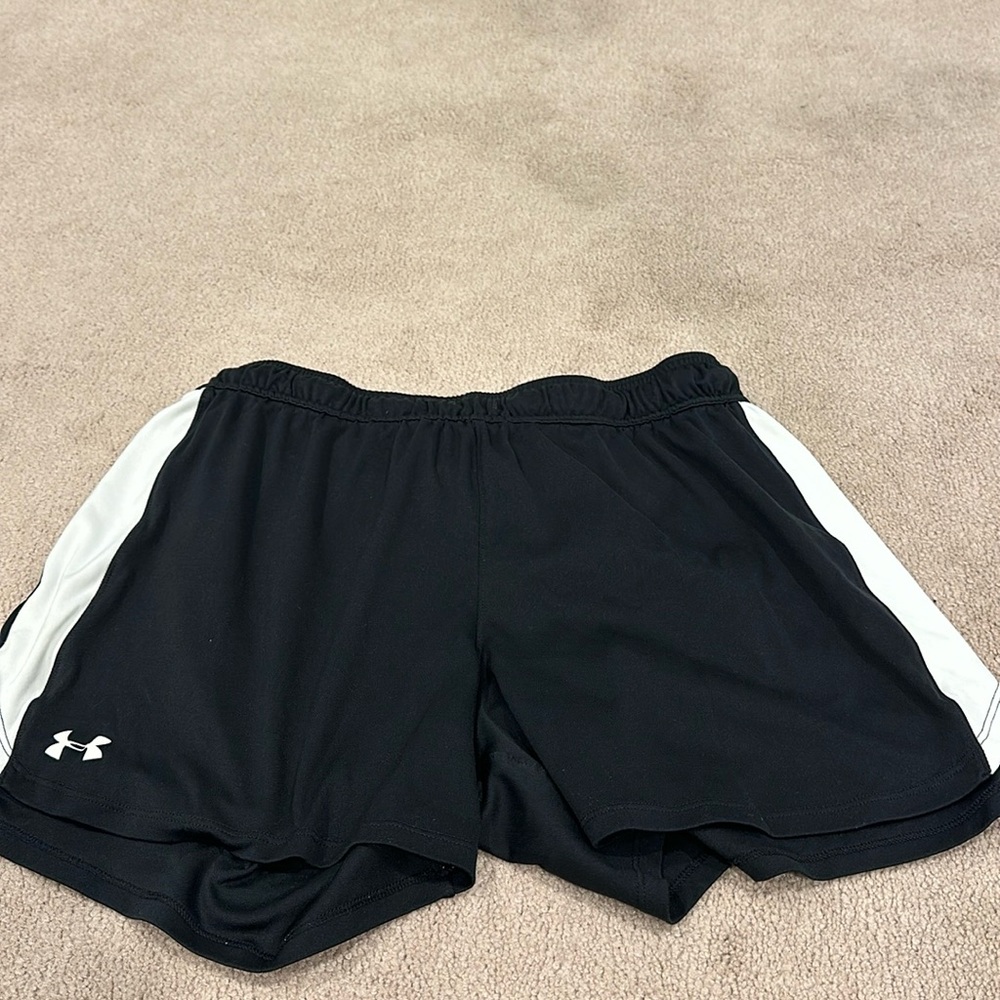Under armor black loose fit shorts